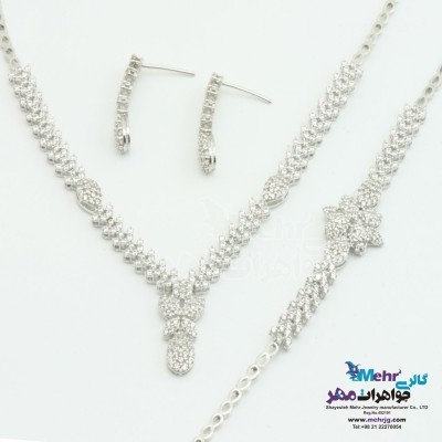 سرویس طلا - گردنبند - دستبند - گوشواره  - طرح گل