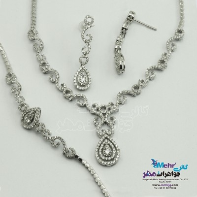 سرویس طلا - گردنبند - دستبند - گوشواره - طرح اشک