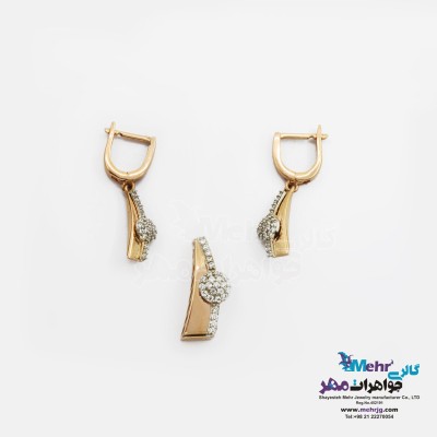 نیم ست طلا – آویز و گوشواره - طرح هندسی