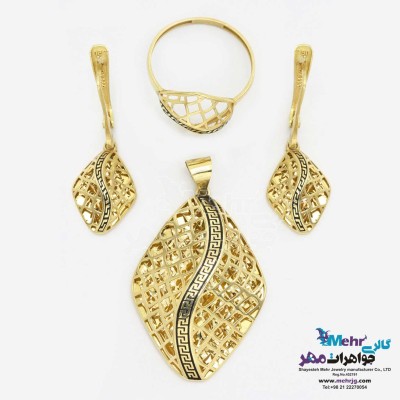 نیم ست طلا - آویز و گوشواره و انگشتر - طرح ورساچه