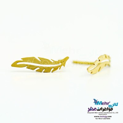 نمای دوم گوشواره طلا - طرح پر