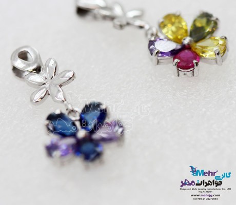 نمای دوم گوشواره طلا - طرح بولگاری