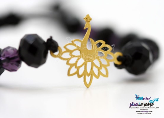 نمای دوم دستبند طلا و سنگ - طرح طاووس