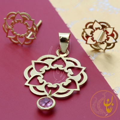 نمای دوم نیم ست طلا - آویز و گوشواره - طرح گل