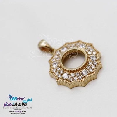 نمای دوم آویز طلا - طرح هندسی