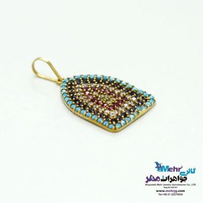 نمای دوم آویز طلا - طرح پنجره
