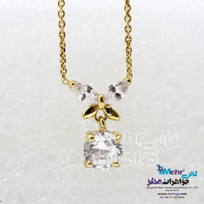 نمای دوم گردنبند طلا - طرح پروانه