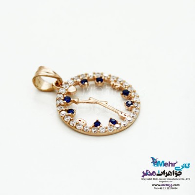 نمای دوم آویز طلا - طرح ساعت