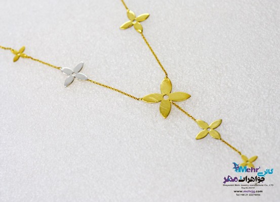 نمای دوم گردنبند طلا - طرح گل لویی ویتون