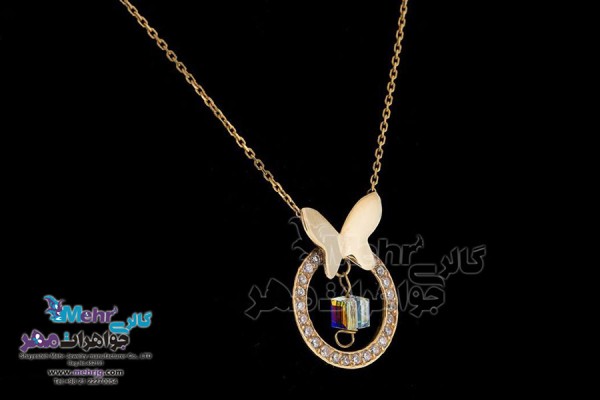 نمای دوم گردنبند طلا - طرح پروانه