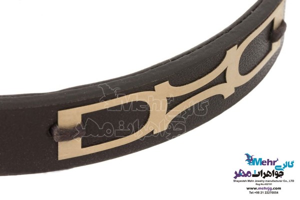 نمای دوم دستبند طلا و چرم - طرح هندسی