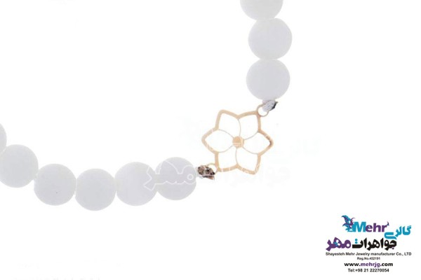 نمای دوم دستبند طلا و سنگ - طرح گل