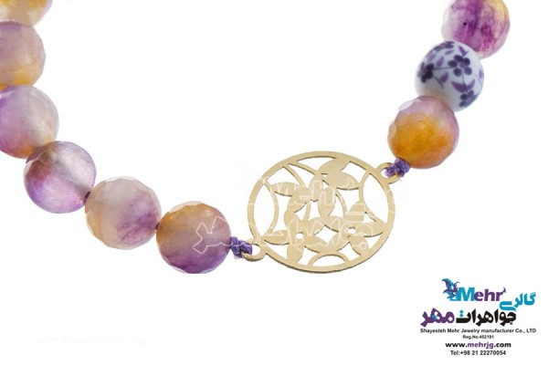 نمای دوم دستبند طلا و سنگ - طرح گل