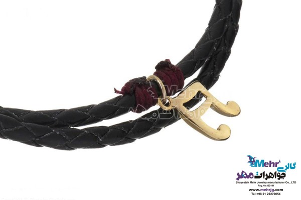 نمای دوم دستبند طلا و چرم - طرح نت موسیقی