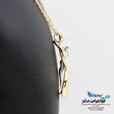 نمای دوم گردنبند طلا - طرح عاشقانه