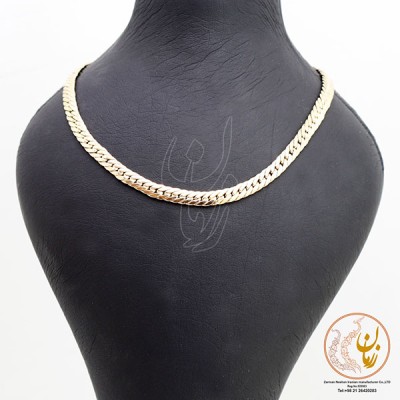 نمای دوم گردنبند طلا - طرح کارتیه
