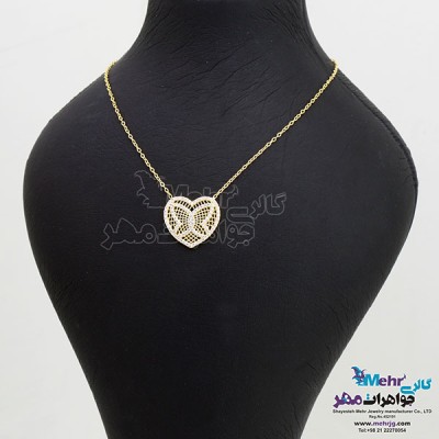 نمای دوم گردنبند طلا - طرح قلب و پروانه