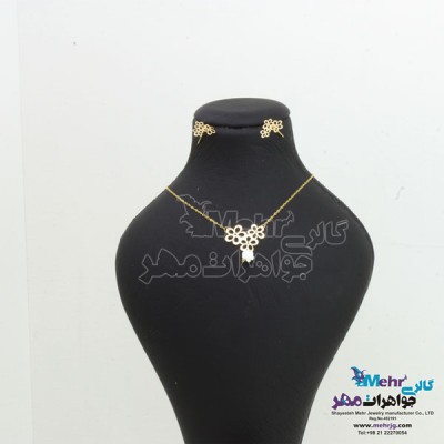 نمای دوم سرویس طلا - گردنبند و گوشواره و دستبند - طرح شکوفه سیب