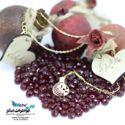 نمای دوم گردنبند طلا - طرح اسم یلدا - انار