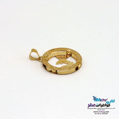 نمای دوم آویز طلا - طرح پروانه