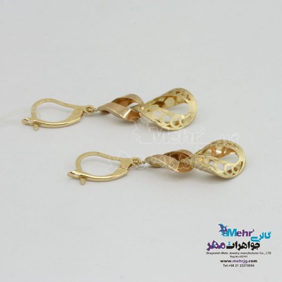 نمای دوم گوشواره طلا - طرح کارتیه