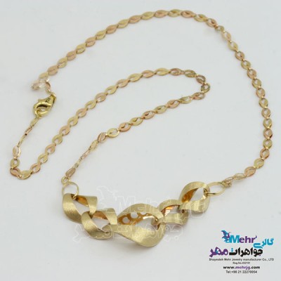 نمای دوم گردنبند طلا - طرح کارتیه