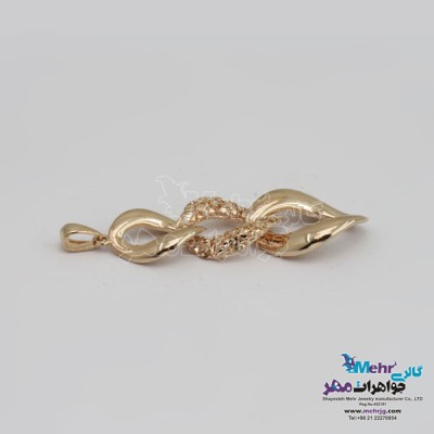 نمای دوم آویز طلا - طرح کارتیه
