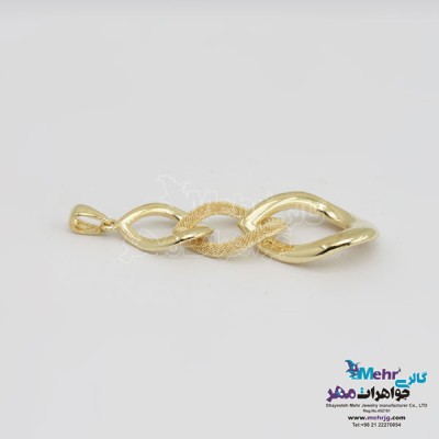 نمای دوم آویز طلا - طرح کارتیه