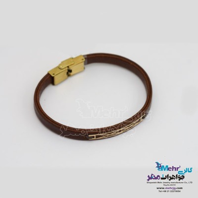 نمای دوم دستبند طلا و چرم - طرح هندسی
