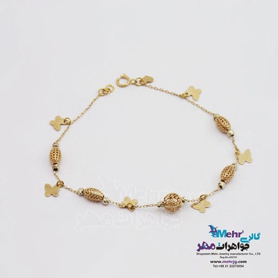 نمای دوم دستبند طلا - طرح پروانه