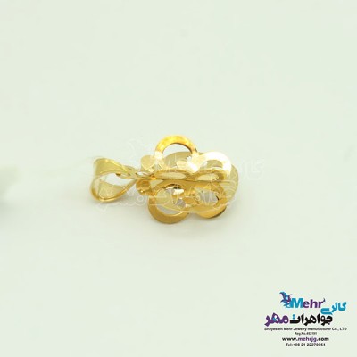 نمای دوم آویز طلا - طرح پروانه