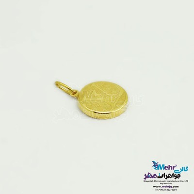 نمای دوم آویز طلا - طرح لویی ویتون
