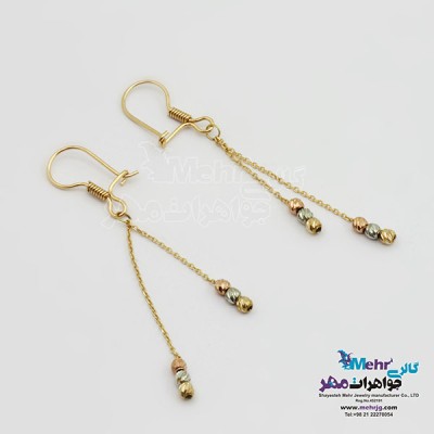 نمای دوم گوشواره طلا - طرح گوی تراش