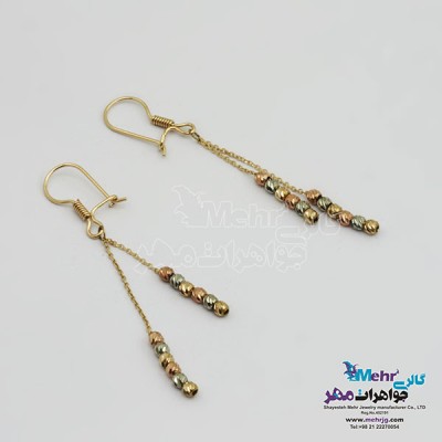 نمای دوم گوشواره گیره ای طلا - طرح گوی تراش