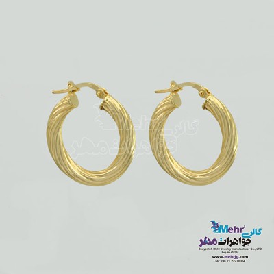 نمای دوم گوشواره حلقه ای طلا - طرح هندسی