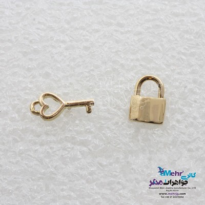 نمای دوم گوشواره طلا - طرح کلید و قفل