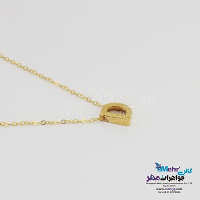 نمای دوم گردنبند طلا – طرح حروف لاتین