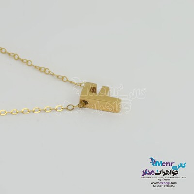 نمای دوم گردنبند طلا – طرح حروف لاتین