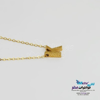نمای دوم گردنبند طلا – طرح حروف لاتین