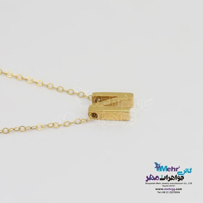 نمای دوم گردنبند طلا – طرح حروف لاتین