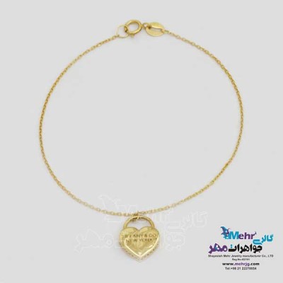 نمای دوم دستبند طلا - طرح قلب