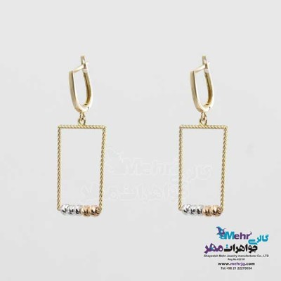 نمای دوم گوشواره گیره ای طلا - طرح هندسی