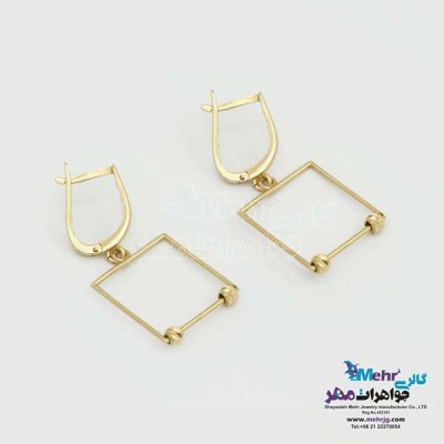 نمای دوم گوشواره گیره ای طلا - طرح هندسی