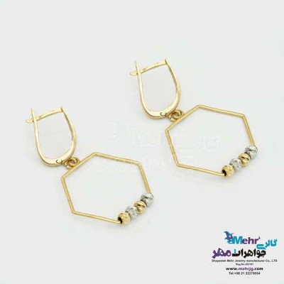 نمای دوم گوشواره گیره ای طلا - طرح هندسی
