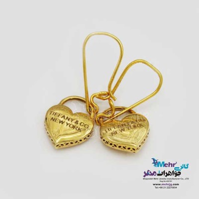 نمای دوم گوشواره گیره ای طلا - طرح قلب