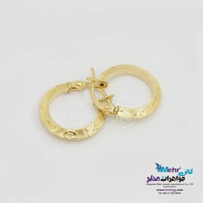 نمای دوم گوشواره گیره ای طلا - طرح لویی ویتون