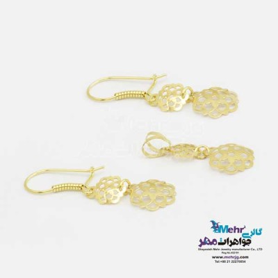 نمای دوم نیم ست طلا - آویز و گوشواره - طرح گل