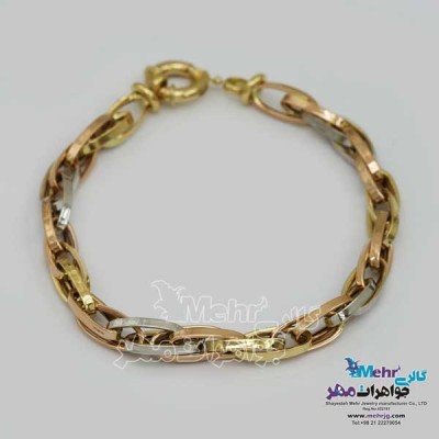 نمای دوم دستبند طلا - طرح حلقه تو در تو