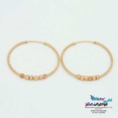 نمای دوم گوشواره حلقه ای طلا - طرح گوی تراش
