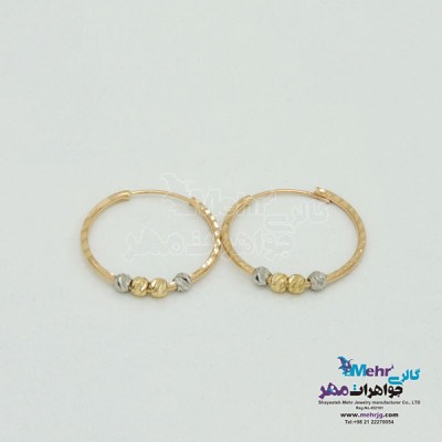 نمای دوم گوشواره حلقه ای طلا - طرح گوی تراش